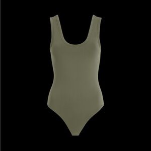 Nuuds seamless scoop tank bodysuit in olive